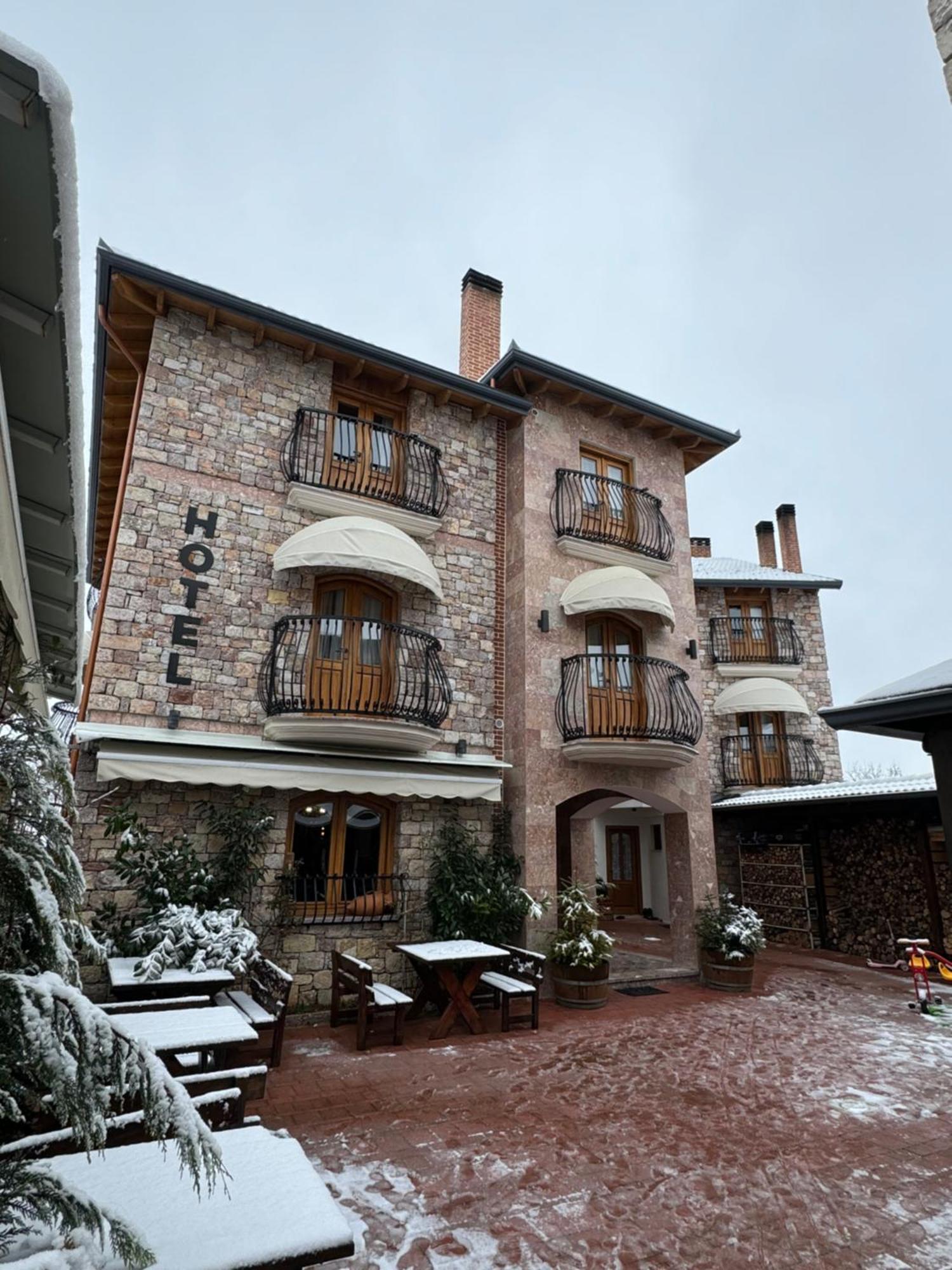 Hotel Ambassador Voskopojë מראה חיצוני תמונה